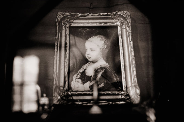 creepy photo at the sorrel weed house in historic savannah georgia madison square