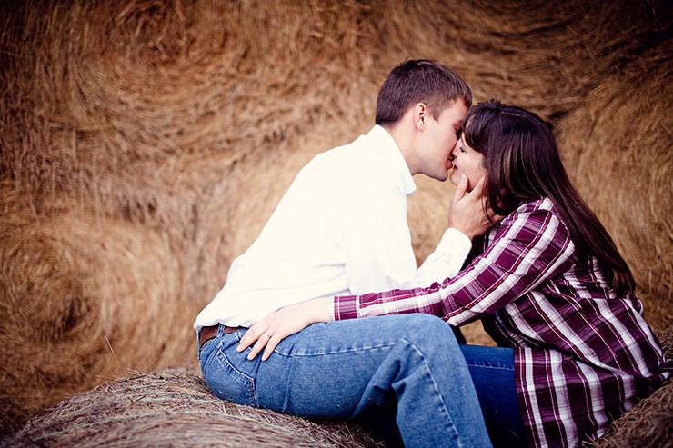  romantic engagement photos by nashville wedding photographer alex bee photo