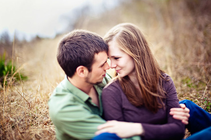 unique nashville engagement photos outside