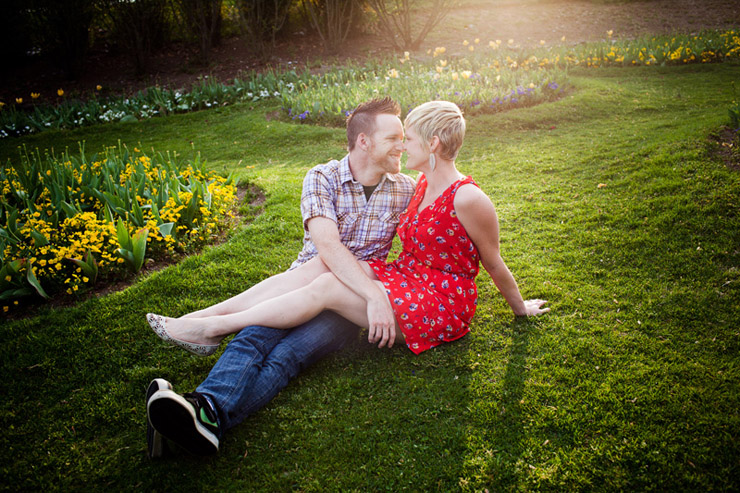 centennial park engagement photos